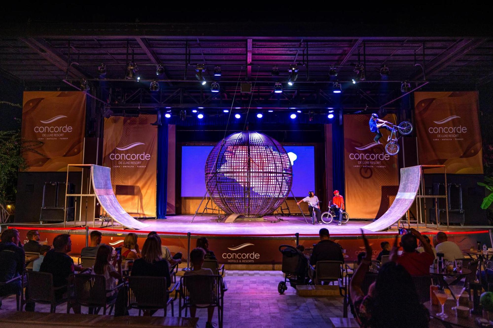 コンコルド デラックス リゾート【ウルトラオールインクルーシブ】 アンタルヤ エクステリア 写真 The stage at the 2008 National Finals Rodeo