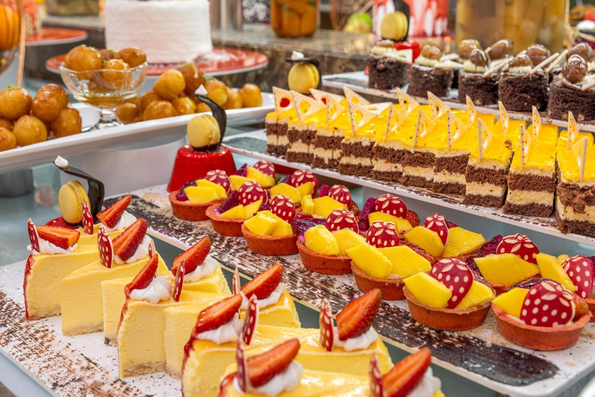 コンコルド デラックス リゾート【ウルトラオールインクルーシブ】 アンタルヤ エクステリア 写真 A dessert buffet